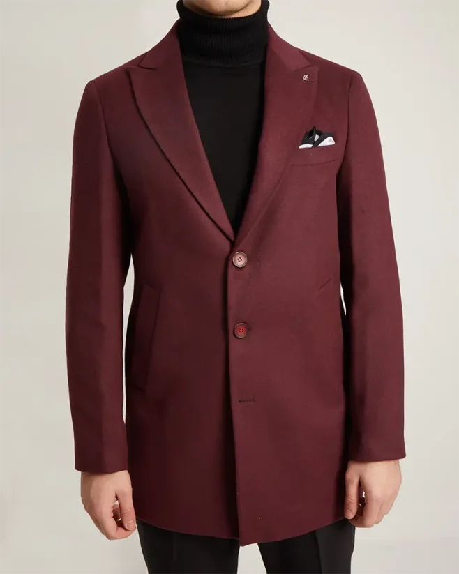 Men's winter coat with a sharp collar burgundy
