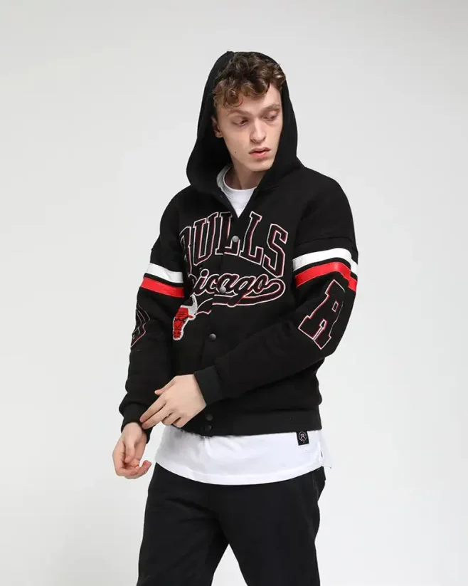 Športová pánska prechodná bunda čierna Chicago Bulls