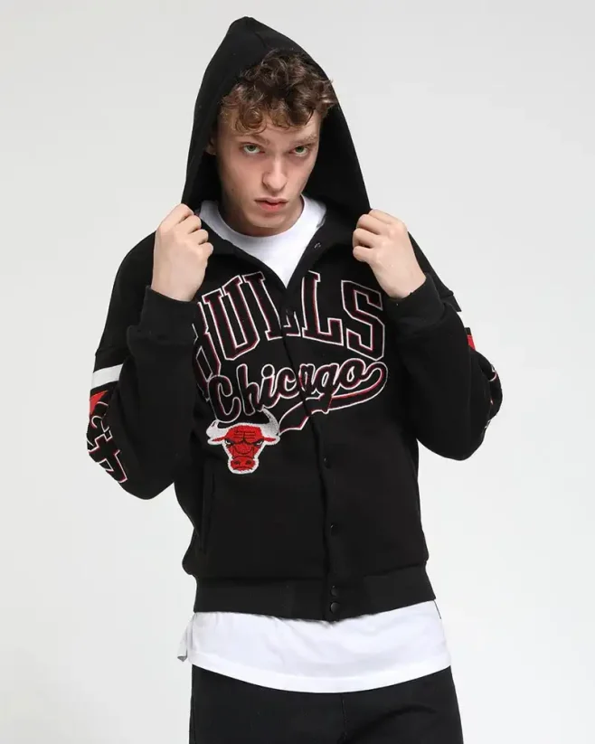Športová pánska prechodná bunda čierna Chicago Bulls