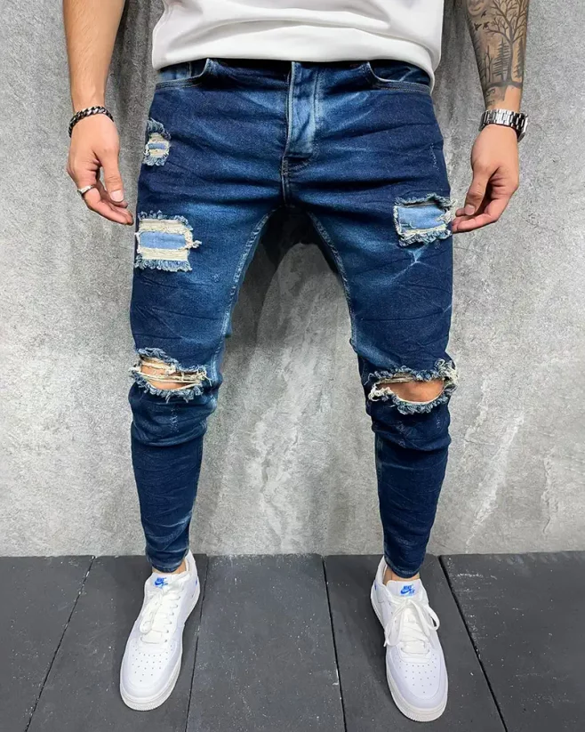 Torn blue men's jeans 2Y Premium Fact