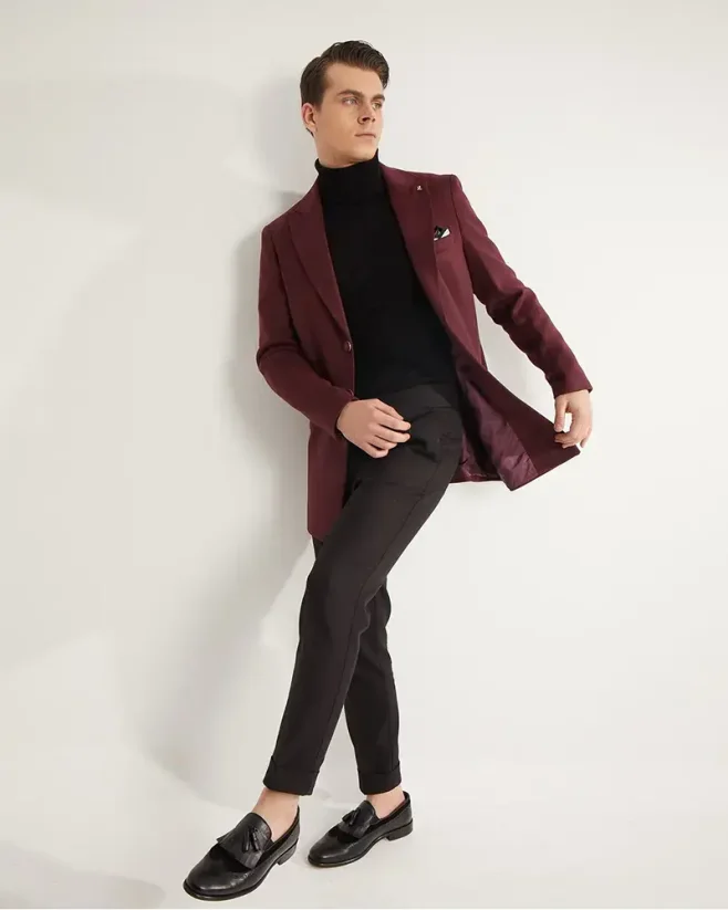 Men's winter coat with a sharp collar burgundy